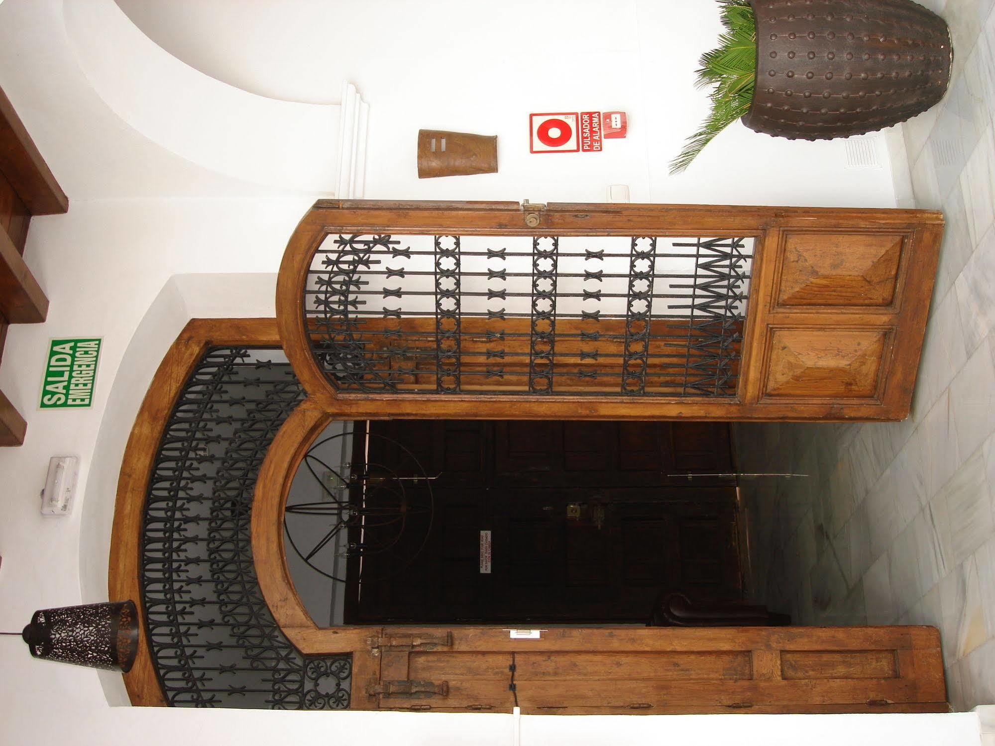 Hotel Palacio Blanco Velez Malaga Exterior photo