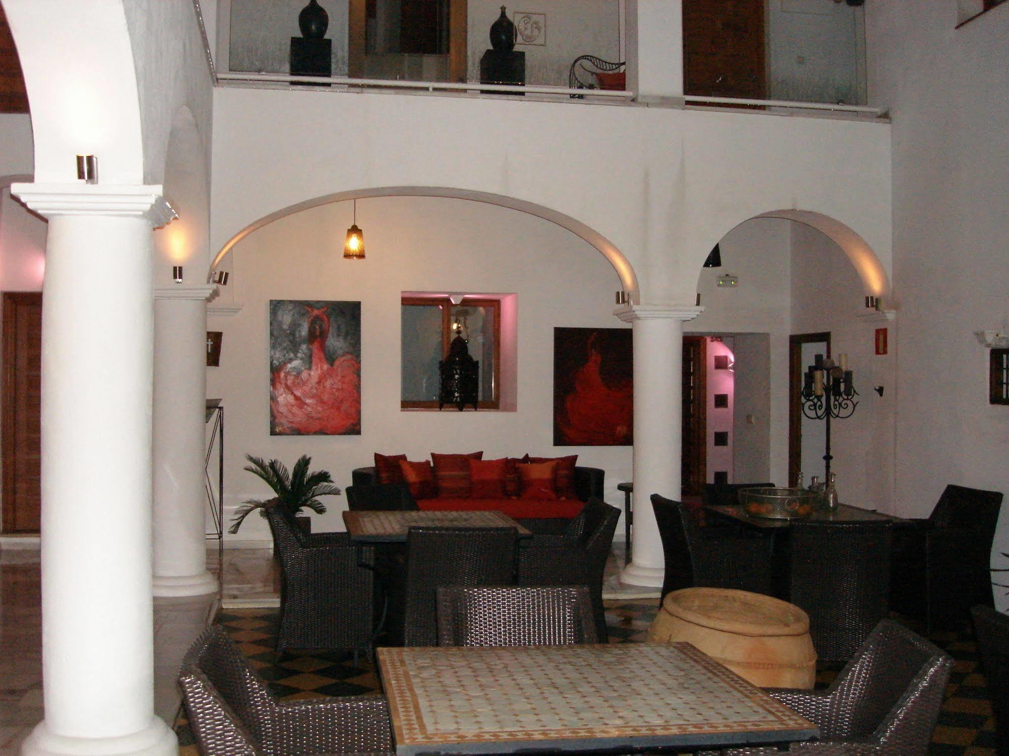 Hotel Palacio Blanco Velez Malaga Exterior photo