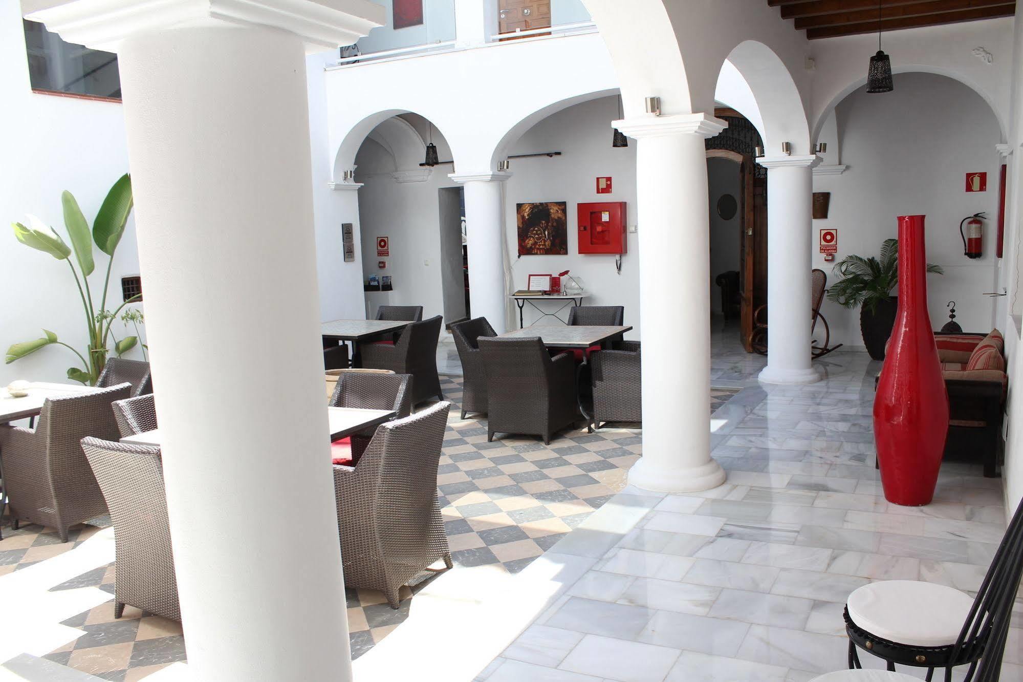 Hotel Palacio Blanco Velez Malaga Exterior photo